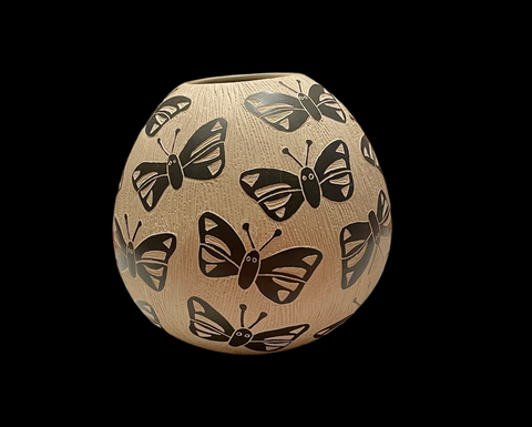 Butterfly Miniature by Sara Ledezma - Mata Ortiz